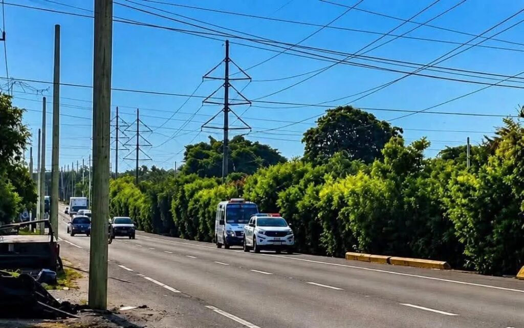 MOTOCICLISTA PIERDE LA VIDA TRAS CHOCAR CONTRA UN ÁRBOL EN ILOPANGO