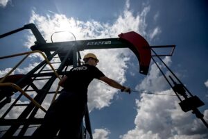 PETRÓLEO SUPERA LOS $105 Y GENERA ALERTA EN MERCADOS INTERNACIONALES