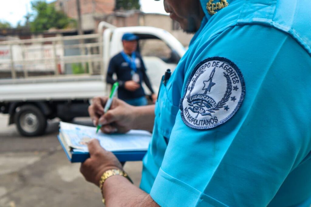 PROPIETARIOS TENDRÁN 72 HORAS PARA REMOVER AUTOMOTORES EN DESUSO