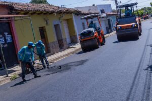 AVANZA MODERNIZACIÓN DEL CASCO URBANO DE CHALCHUAPA CON NUEVAS CALLES ASFALTADAS