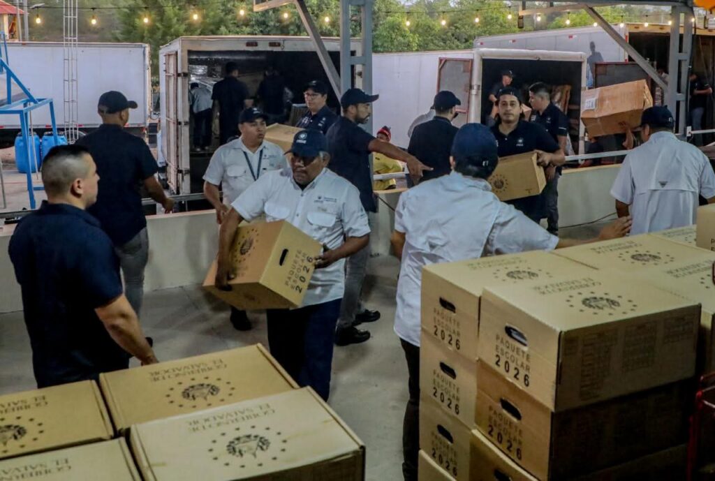 INICIA ENTREGA DE PAQUETES ESCOLARES EN LOS EXBOLSONES