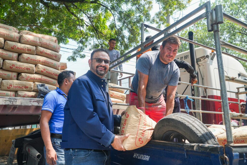 ENTREGAN MATERIALES DE CONSTRUCCIÓN A 21 COMUNIDADES PARA OBRAS COMUNITARIAS