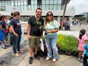 MOPVERDE CONTINÚA CON ENTREGA DE PLANTAS PARA PROMOVER EL CUIDADO AMBIENTAL