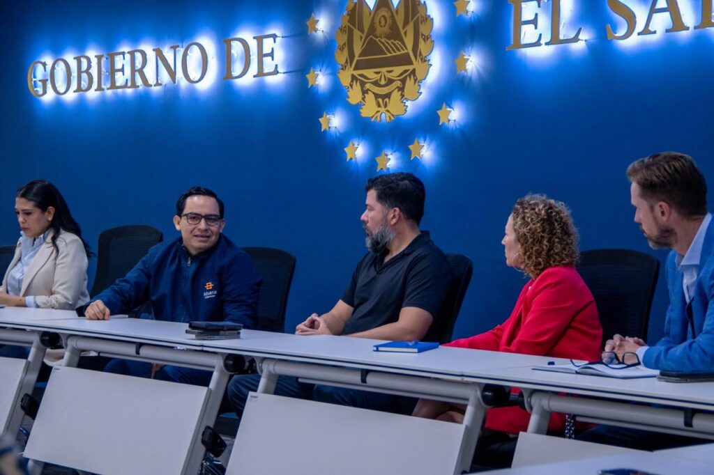 ADUANAS Y ESTADOS UNIDOS IMPULSAN NUEVAS ACCIONES DE COOPERACIÓN EN EL SALVADOR