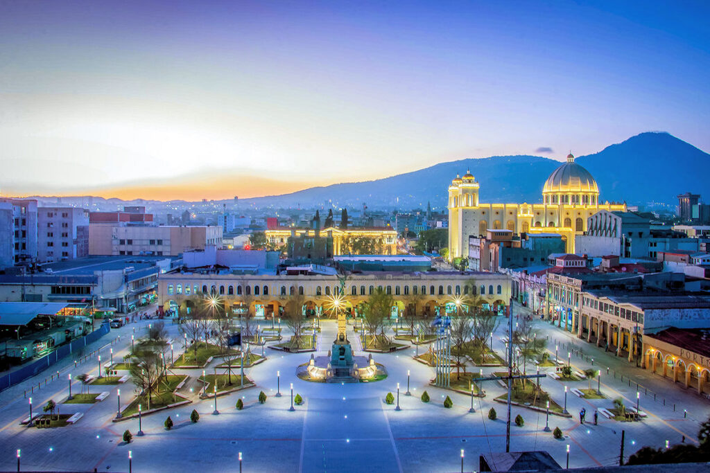 SAN SALVADOR ES UN MODELO MUNDIAL EN REORDENAMIENTO DE CENTRO HISTÓRICO