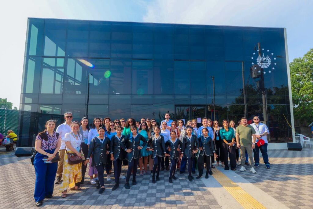 CUBO FORTALECEN LA CONVIVENCIA Y LA INTEGRACIÓN FAMILIAR, SEGÚN TEJIDO SOCIAL