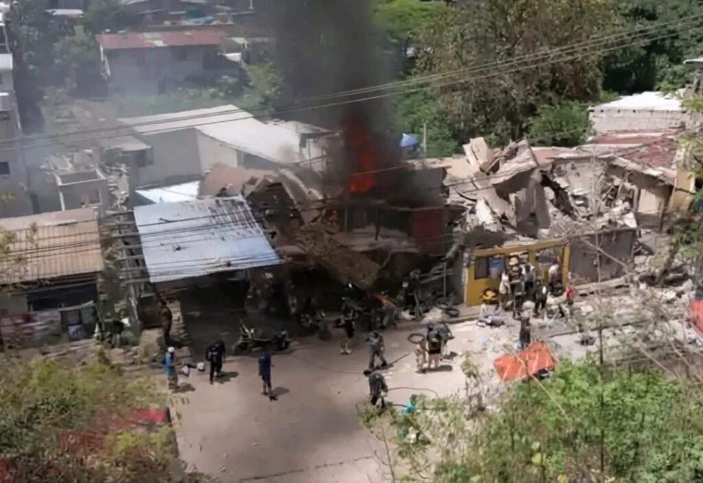 VOLQUETA DEJA NUEVE FALLECIDOS TRAS IMPACTAR NEGOCIOS Y VEHÍCULOS EN HONDURAS