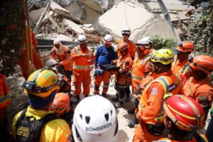 GRUPO USAR EL SALVADOR REFUERZA BÚSQUEDAS EN ESTRUCTURAS COLAPSADAS DE LA GUAIRA
