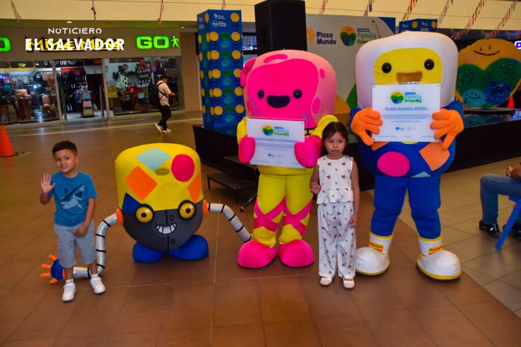 PLAZA MUNDO RECIBE EL SELLO FAMILY FRIENDLY Y SE CONVIERTE EN PIONERO