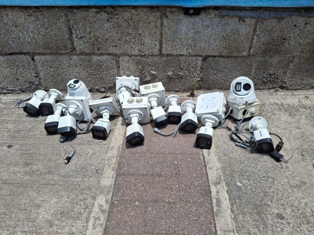 GOLPE A LAS PANDILLAS: RETIRAN CÁMARAS DE VIGILANCIA CLANDESTINAS EN GUATEMALA