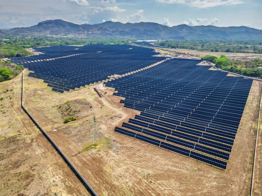 MÁS DE $60 MILLONES INVERTIDOS EN SANTA ANA IV, LA PLANTA SOLAR MÁS GRANDE DE AES EN EL SALVADOR