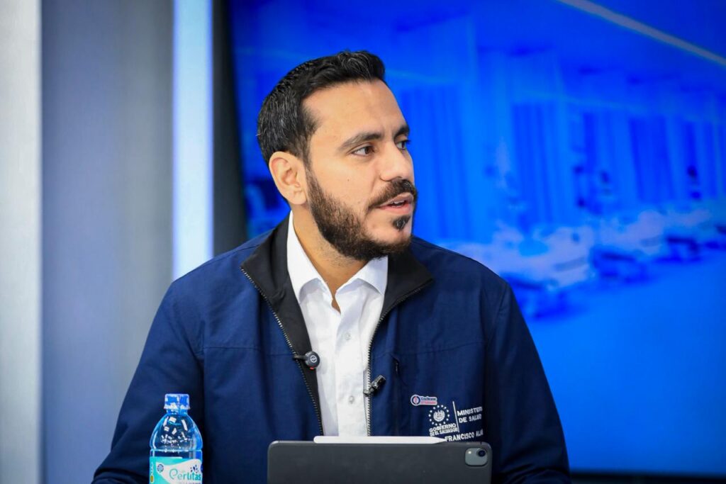 NUEVO HOSPITAL DE NEJAPA ENTRA EN SU ETAPA FINAL CON LLEGADA DE EQUIPO MÉDICO