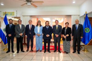VICEPRESIDENTE FÉLIX ULLOA SE REÚNE CON EMBAJADORES DE CENTROAMÉRICA Y BELICE