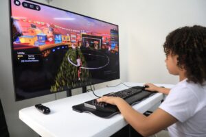 TALENTO SALVADOREÑO DESARROLLA VIDEOJUEGO DE FÚTBOL DISPONIBLE EN ROBLOX
