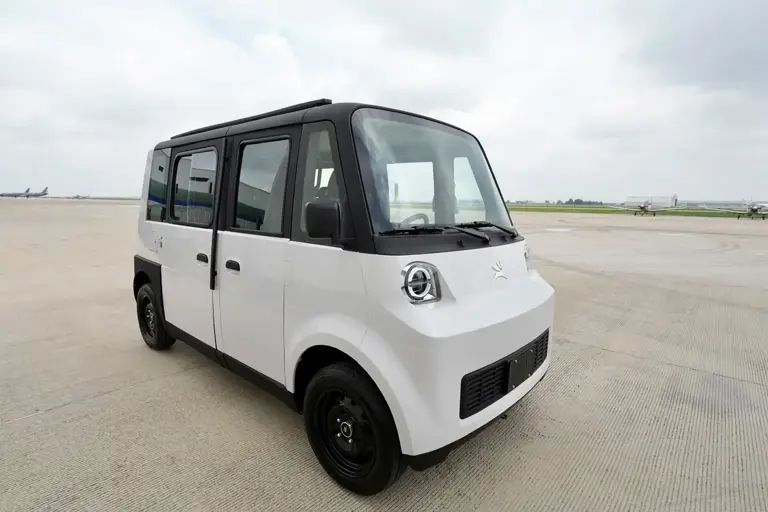 PRESENTAN OLINIA 1 PRIMER CARRO ELECTRICO HECHO EN MÉXICO