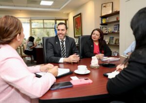 EL SALVADOR FORTALECE COOPERACIÓN CON EL CICR