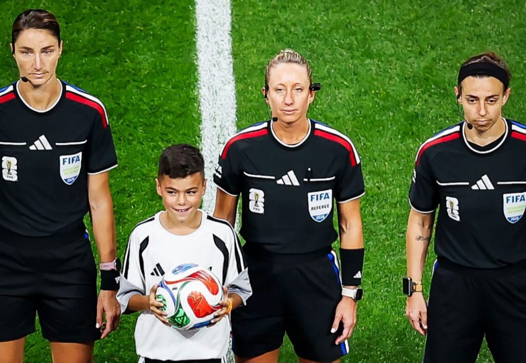 TORI PENSO HACE HISTORIA EN EL MUNDIAL 2026 COMO PRIMERA ÁRBITRA CENTRAL