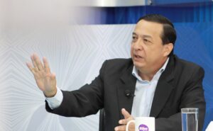 CARLOS ARAUJO SOSTIENE QUE EL NUEVO HOSPITAL ROSALES ES UNA HERENCIA DEL FMLN