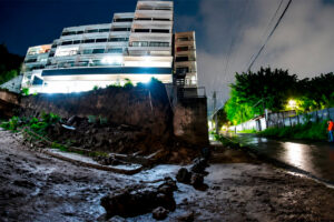 ORDENAN EVACUACIÓN OBLIGATORIA DE MÁS DE 40 APARTAMENTOS