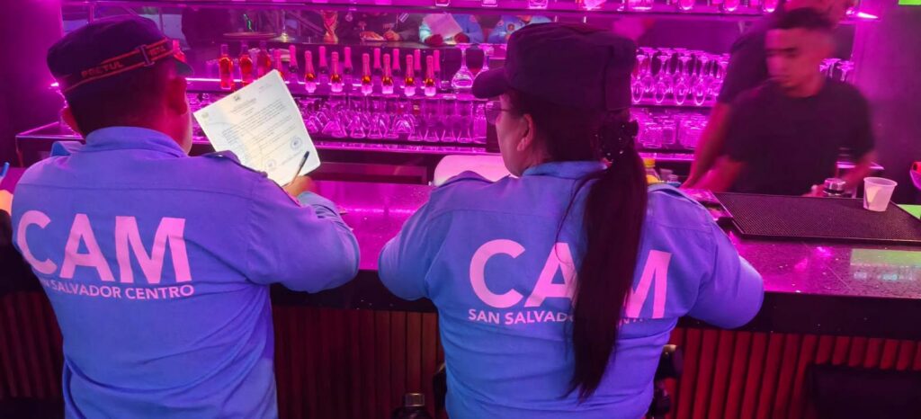 ALCALDÍA DE SAN SALVADOR REALIZA OPERATIVO CONTRA LOCALES CON EXCESO DE RUIDO EN COLONIA ESCALÓN