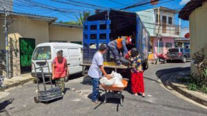 CUADRILLAS MUNICIPALES ELIMINAN ACUMULACIONES DE RIPIO EN DISTINTOS PUNTOS DE SAN SALVADOR