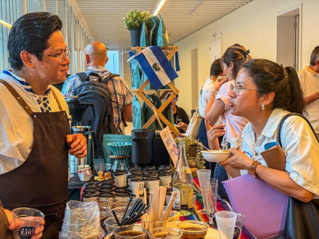 SALVADOREÑOS EN PORTUGAL FORTALECEN SUS NEGOCIOS A TRAVÉS DE ENCUENTRO DE EMPRENDEDORES