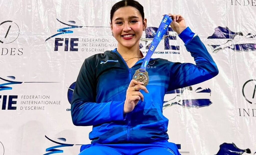 EL SALVADOR CELEBRA MEDALLA DE ORO EN SABLE FEMENINO DEL CAMPEONATO CENTROAMERICANO DE ESGRIMA