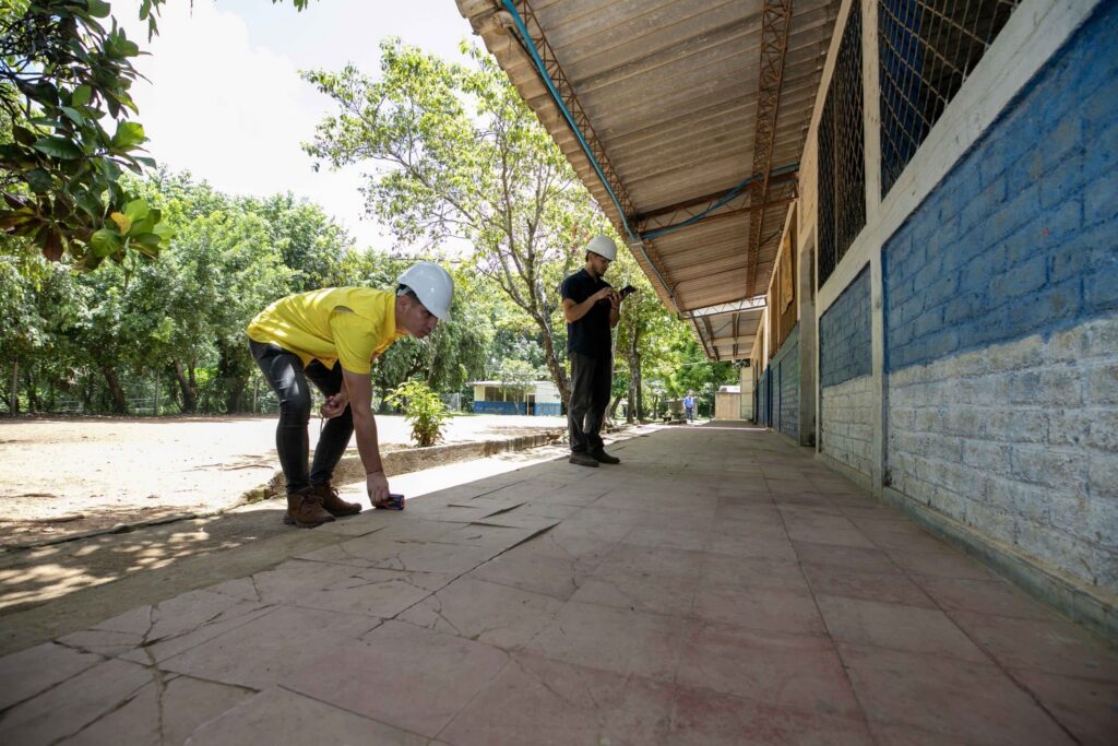 EL SALVADOR SUPERA LAS 856 ESCUELAS RENOVADAS