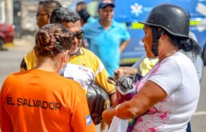 MASCOTAS RECIBEN ATENCIÓN EN EL HOSPITAL DE CAMPAÑA INSTALADO POR EL SALVADOR EN CATIA LA MAR, VENEZUELA