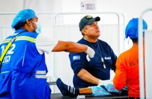 CONTINGENTE SALVADOREÑO CONTINÚA BRINDANDO ASISTENCIA MÉDICA A DAMNIFICADOS EN CATIA LA MAR, VENEZUELA