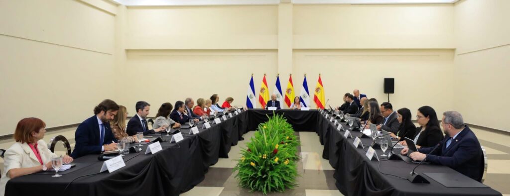 CANCILLER ALEXANDRA TINOCO FORTALECE RELACIONES BILATERALES CON ESPAÑA