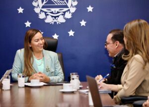 VICEMINISTRA PATRICIA GODÍNEZ SE REÚNE CON ANEP PARA PROMOVER INVERSIÓN DE LA DIÁSPORA