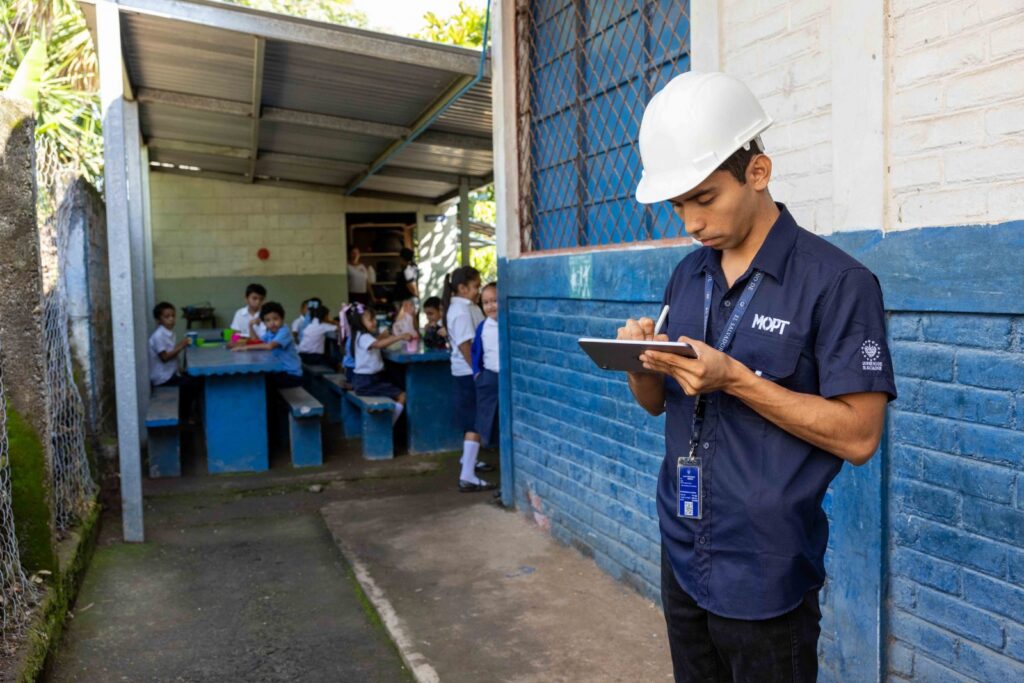 CENTRO ESCOLAR CASERÍO LA GALLINA ES REMODELADO COMO PARTE DEL PROGRAMA “DOS ESCUELAS X DÍA”