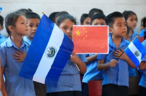 EMBAJADA DE CHINA FORTALECE BANDA DE PAZ DE COMPLEJO EDUCATIVO EN SAN SALVADOR