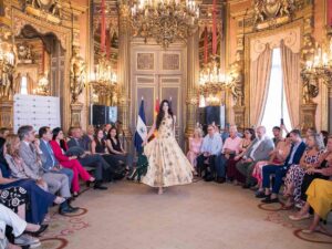 TALENTO SALVADOREÑO CONQUISTA ESPAÑA CON UNA PASARELA INSPIRADA EN SUS RAÍCES