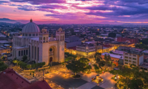 CADENAS HOTELERAS INTERNACIONALES EVALÚAN EDIFICIOS EMBLEMÁTICOS DEL CENTRO HISTÓRICO DE SAN SALVADOR