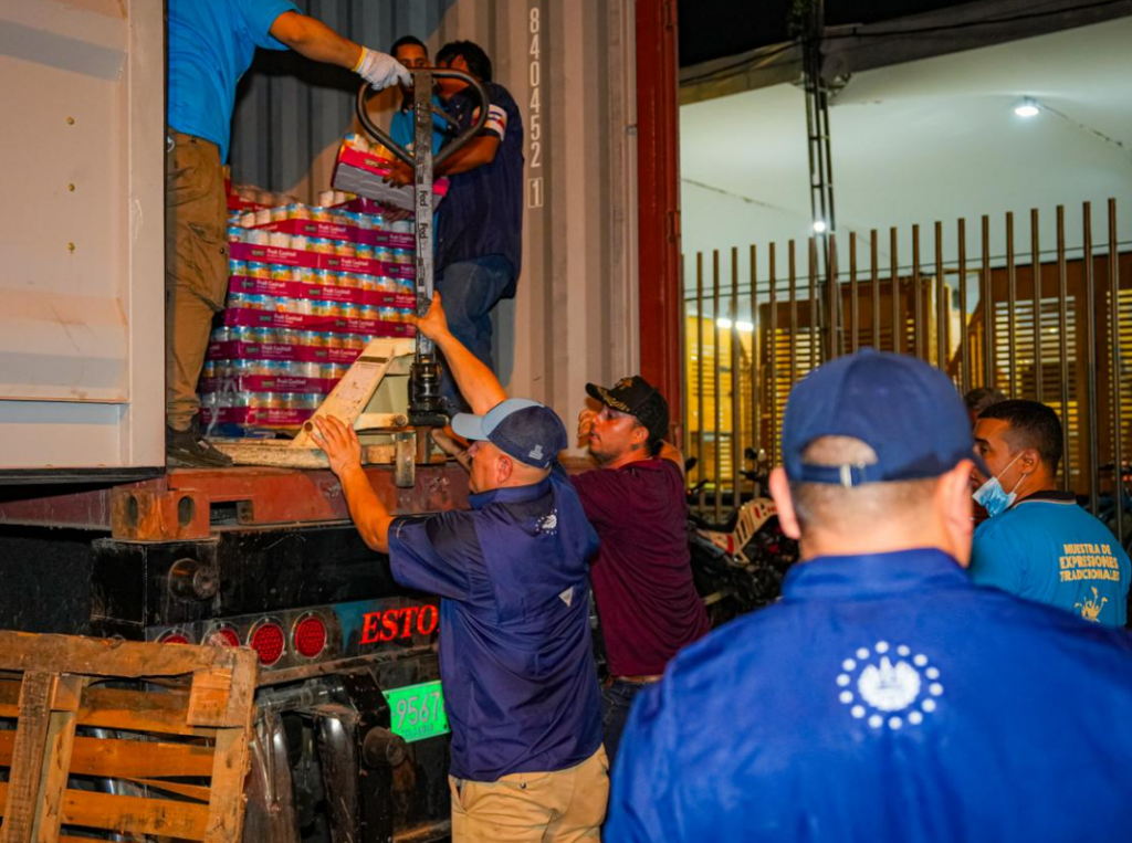SEGUNDO CARGAMENTO DE AYUDA HUMANITARIA DE EL SALVADOR LLEGA A CENTRO DE ACOPIO EN CALI