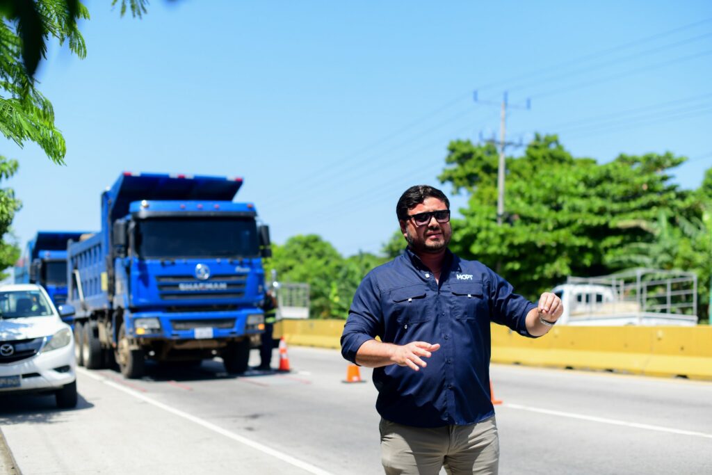 TRANSPORTE DE CARGA ES INSPECCIONADO PARA GARANTIZAR EL CUMPLIMIENTO DE LA NORMATIVA