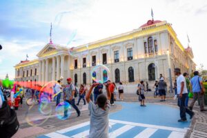 MÁS DE 95,000 VISITANTES INTERNACIONALES EN VACACIONES AGOSTINAS