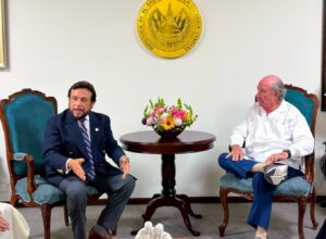 DELEGACIÓN DE JURISTAS INTERNACIONALES CONOCE FUNCIONAMIENTO INSTITUCIONAL DE EL SALVADOR