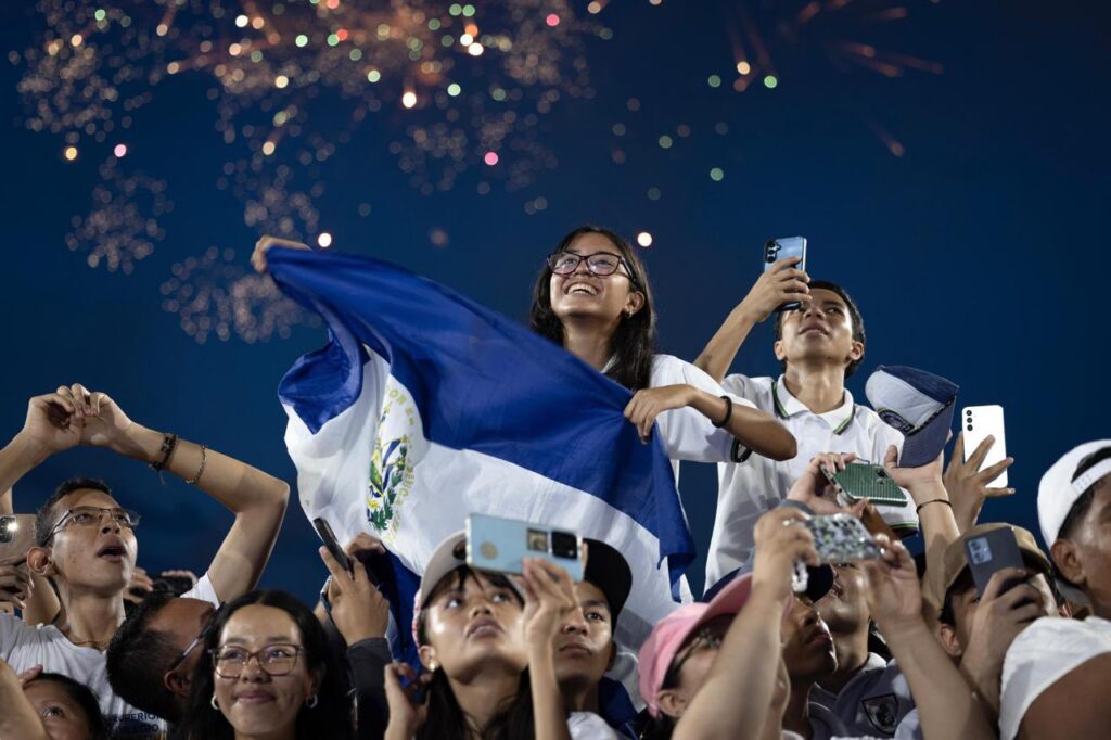 PRESIDENTE BUKELE DESTACA TRANSFORMACIÓN DEL PAÍS Y LLAMA A LOS JÓVENES A ESFORZARSE
