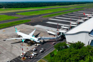 NUEVOS VUELOS ENTRE EL SALVADOR Y ESPAÑA BUSCAN IMPULSAR EL TURISMO