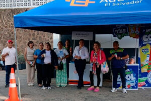 TURISTAS RECIBEN BIENVENIDA ESPECIAL EN LAS FRONTERAS DEL PAÍS