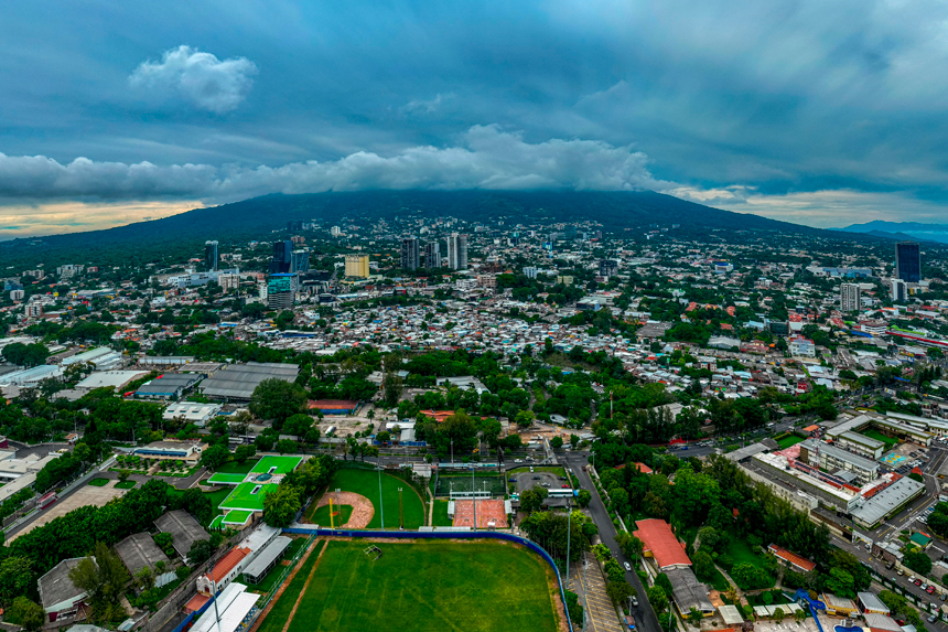 LLUVIAS BREVES Y DE RÁPIDO DESPLAZAMIENTO PARA LA TARDE Y NOCHE
