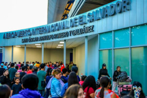 EL SALVADOR SUPERA LOS $2,100 MILLONES EN INGRESOS TURÍSTICOS