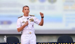 MERINO MONROY EXPONE SOBRE LOS RETOS DE LA SEGURIDAD NACIONAL
