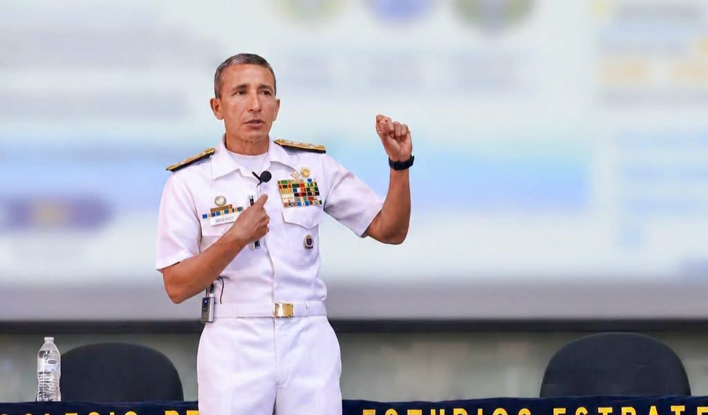 MERINO MONROY EXPONE SOBRE LOS RETOS DE LA SEGURIDAD NACIONAL