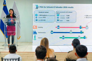 DESTACAN A EL SALVADOR ENTRE LOS PAÍSES QUE MEJORARON EN CIENCIAS EN PISA 2025