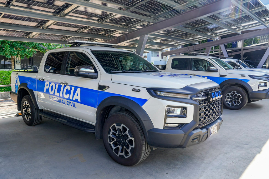 GOBIERNO REFUERZA A LA PNC CON NUEVA FLOTA DE MOVILIDAD ELÉCTRICA