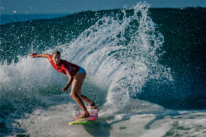 ATLETAS DE 56 PAÍSES CONTINÚAN EN LA DISPUTA DEL CAMPEONATO JUVENIL DE SURF
